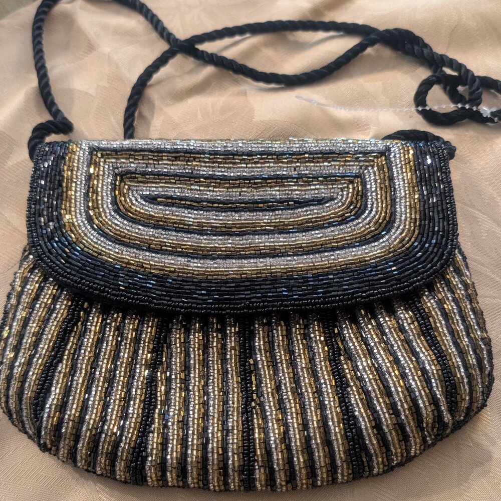 Vintage La Regale Beautiful Evening Fully Beaded Purse Black Silver Gold